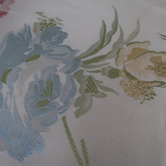 Satin Like Polyester Round Floral Tablecloth - Picture 4 of 8